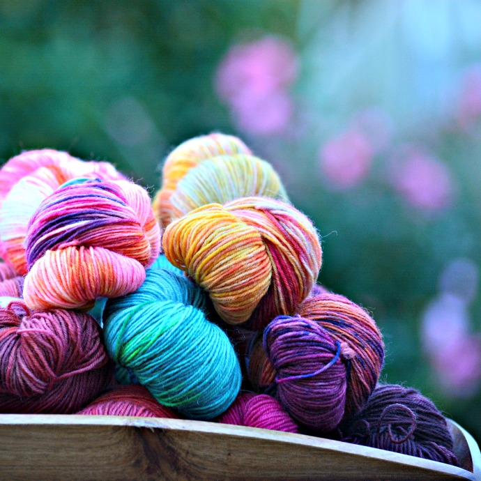 selling hand dyed yarn